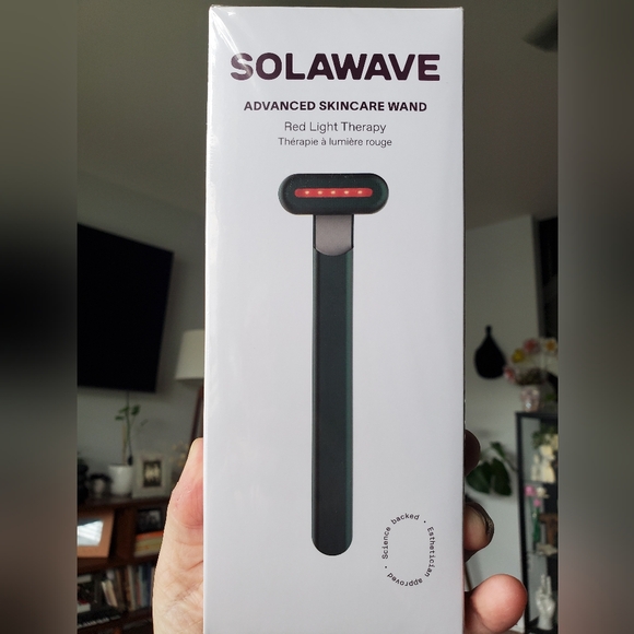 *NIB* Green SOLAWAVE Advanced Skincare Wand - Red Light Therapy - Picture 1 of 5